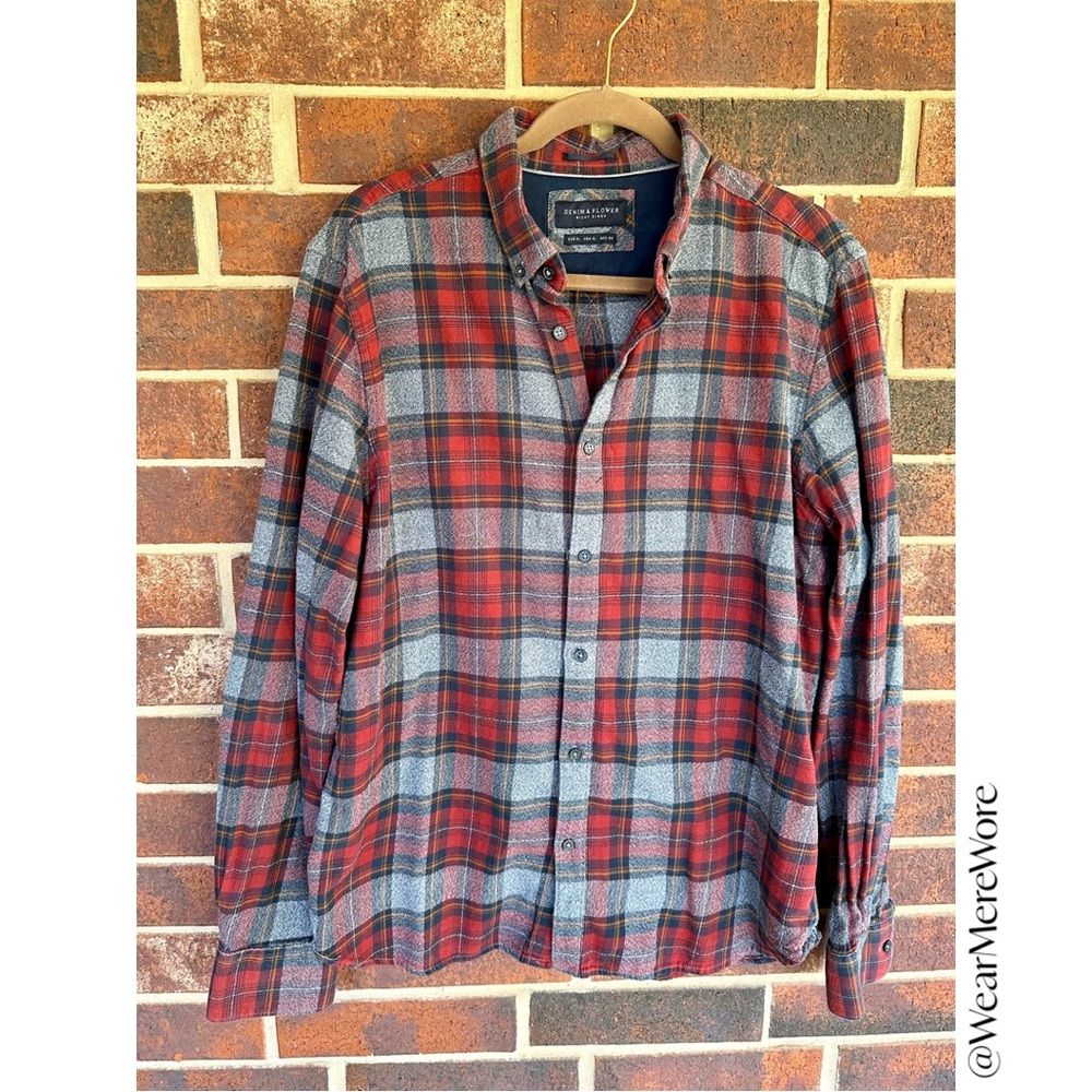Men’s Red Plaid Flannel Button Up Size XL